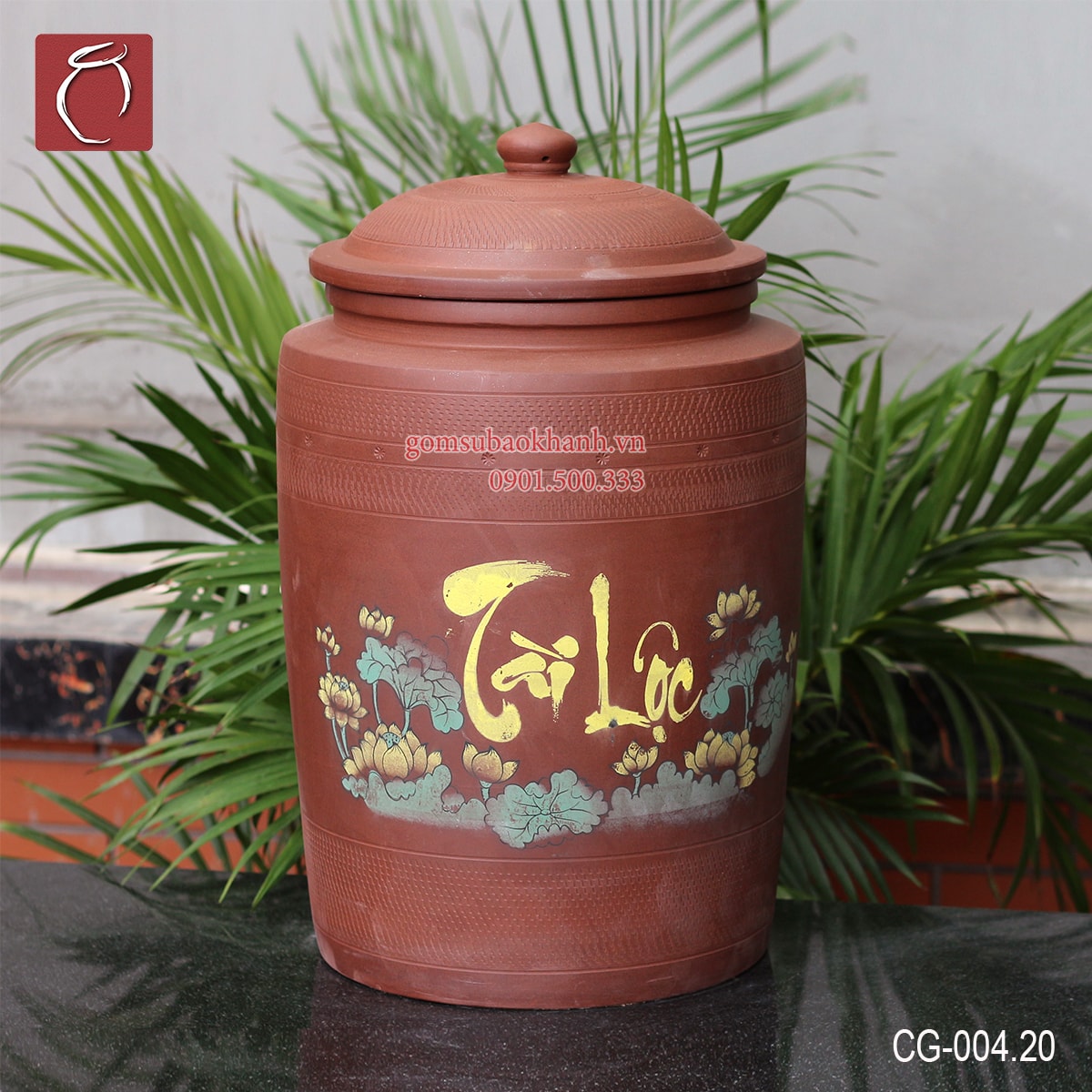 Đặt vật gì dưới hũ đựng gạo bằng gốm để thu tài lộc