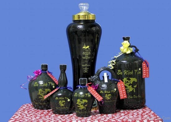 Rượu ngâm ba kích – “biệt dược” cho đấng mày râu