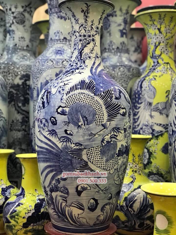 Lục bình gốm sứ Bát Tràng: tinh hoa của làng gốm Việt