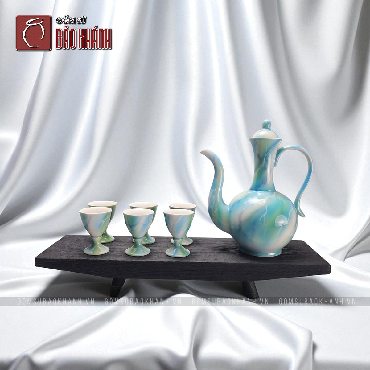Bộ rượu men xanh đá nhạt dáng tròn