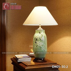 Đèn ngủ để bàn gốm sứ cao cấp Chi Mai Bạch Ngọc ( Dáng trụ)