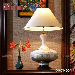 Đèn ngủ để bàn gốm sứ cao cấp sơn mài Hoa Sen dáng hút lộc