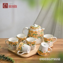 Bộ bình nước vẽ hoa cam nhí 1.2 lít khay gỗ