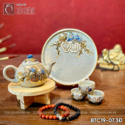 Bộ ấm chén thờ men rạn đắp nổi Đào Thọ vẽ vàng