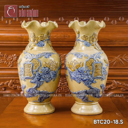 Lọ hoa miệng lượn men Hoàng Tộc đắp nổi Sen