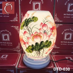 Đèn xông tinh dầu dáng trứng vẽ hoa sen