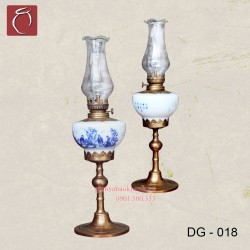 Đèn dầu men lam vẽ Trúc Lâm Thất Hiền
