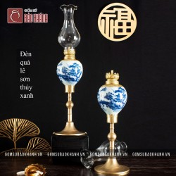 Đèn dầu men lam vẽ sơn thủy dáng quả lê